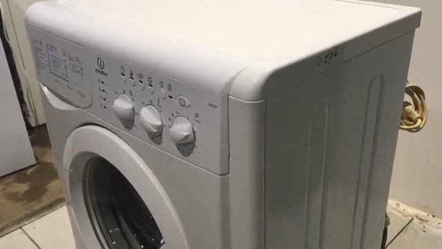 Стиральная машина INDESIT WISL 83 смотреть онлайн