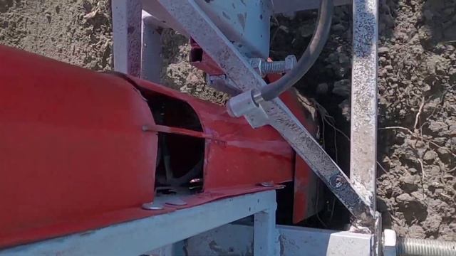 Посадил КАРТОФЕЛЬ НА ЦЕЛИНЕ мотоблоком и самодельной картофелесажалкой. смотреть онлайн