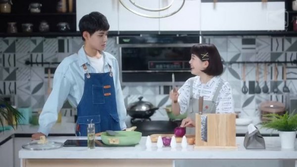 【ENG SUB】My Deskmate 04 | Top Idol Fell For Strong Girl (Wu DiFei, Zhou ChuanJun, Bo ZiCheng)