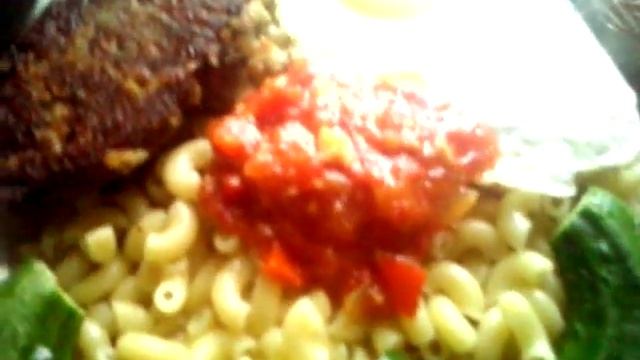 макароны рожки с котлетой и жаренным яйцом смотреть онлайн