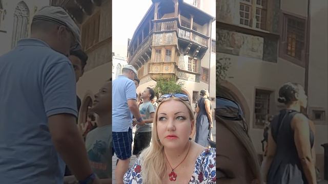 У старинного особняка во Франции #франция #кольмар #france #colmar #frankreich #town #oldhouse #alt смотреть онлайн