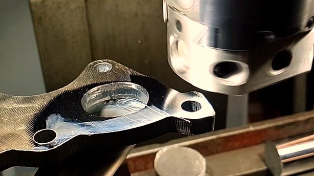 Фрезеровка выпускного коллектора. Ремонт деталей в Автосервисе "Блюз Моторс" г.Елец. смотреть онлайн