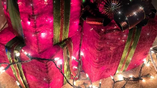 HOLIDAY PARTY and LIGHT COMPETITION Pics with Santa and the Grinch. Crafts for kiddos! December 202 смотреть онлайн