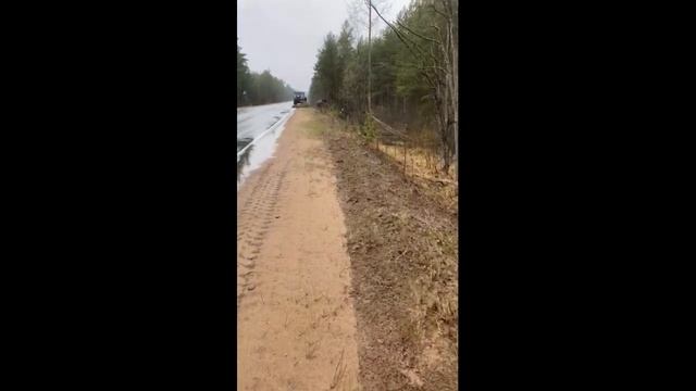 Джили Атлас реальное ДТП с уходом с трассы и встреча с деревьями смотреть онлайн