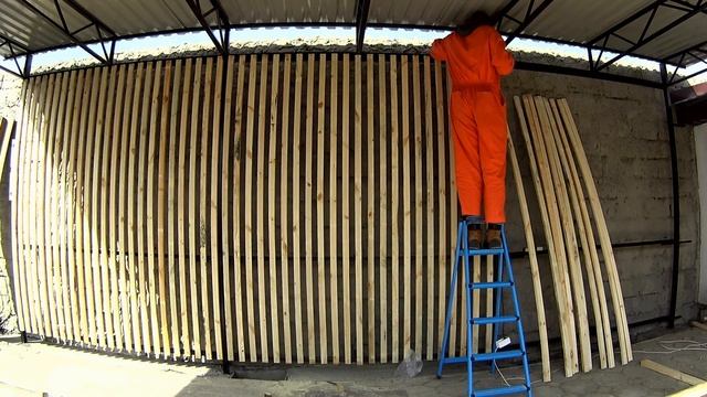 Крутая идея для стены на улице! РЕЙКИ в уличном экстерьере! База отдыха Посейдон, Лазурное. смотреть онлайн