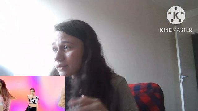 SWIPE - ITZY | React смотреть онлайн