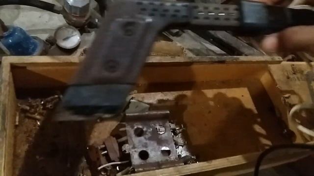 Находки в старом гараже. И начало разборки Волги смотреть онлайн