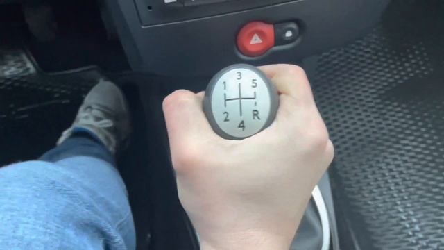 Renault clio 3 changer son pommeau vitesse смотреть онлайн