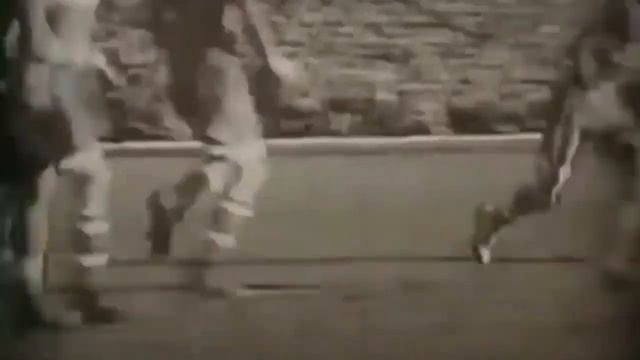 Довоенный вальс (слова Ф.Лаубе / музыка П. Аедоницкий). Исполняет Алимова Ирина. смотреть онлайн