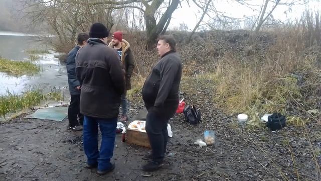 Мои друзья на природе, готовим еду смотреть онлайн