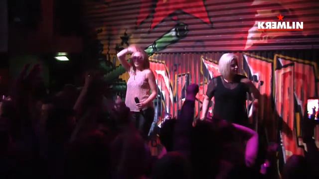 Kerry Katona - Natasha Hamilton - Atomic Kitten at Kremlin смотреть онлайн