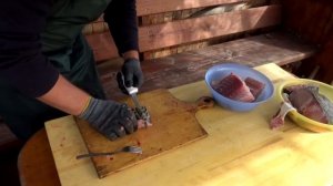 Рецепт приготовления шашлыка из СОМА на мангале. Catfish on the grill