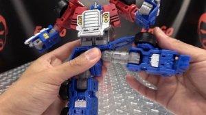 Legacy Commander ARMADA OPTIMUS PRIME: EmGo's Transformers Reviews N' Stuff