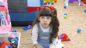 Пылесос для детей Учимся пылесосить.Что такое ПЫЛЕСОС? Как работает? Играем в Уборку