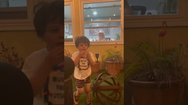 Twinning is winning! Fun playtime with my nephews! смотреть онлайн