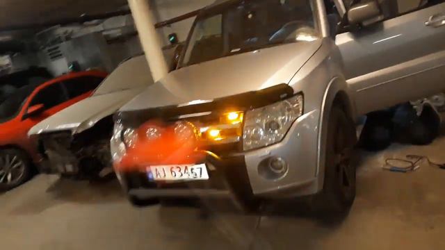 Mitsubishi Pajero Turbo -Cruise смотреть онлайн