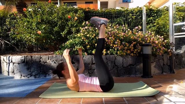 Скручивания с поднятыми ногами смотреть онлайн