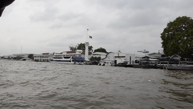 Бангкок, река Чаупхрая (2) смотреть онлайн