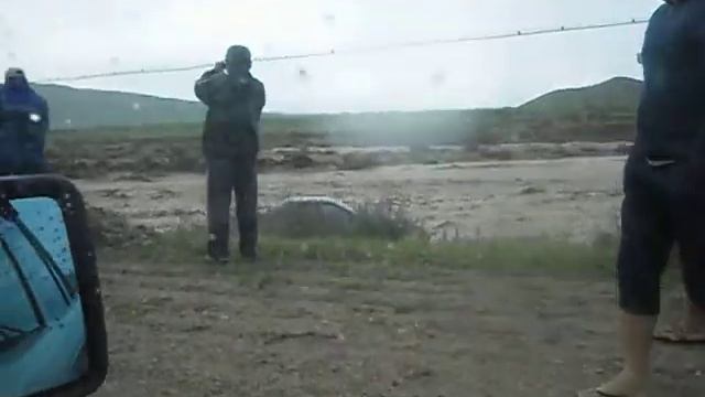 12/08/2013 исык-куль южный берег СЕЛЬ!!!!!!!Смыла машину смотреть онлайн