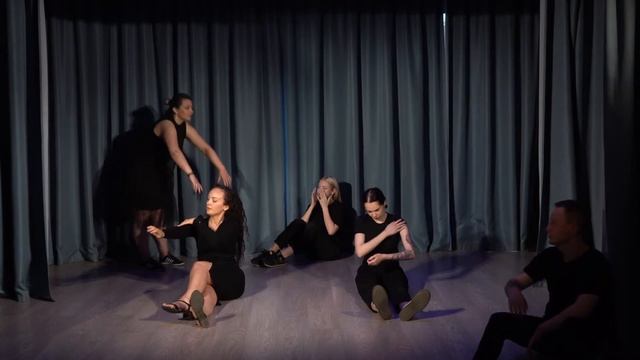 Этюд "Большое путешествие" (Выступление курса по актерскому мастерству) смотреть онлайн