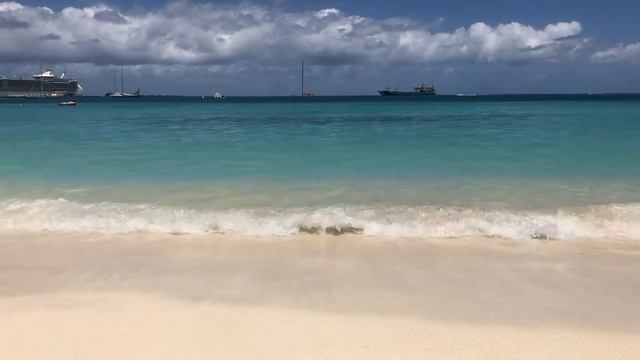 Great Bay Beach in Philipsburg, Sint Maarten смотреть онлайн