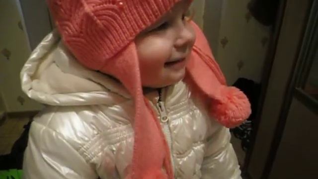 дети идут на прогулку папа одевает смотреть онлайн