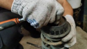 "Замена амортизаторов и опор : пошаговая инструкция и советы" VW Golf 2