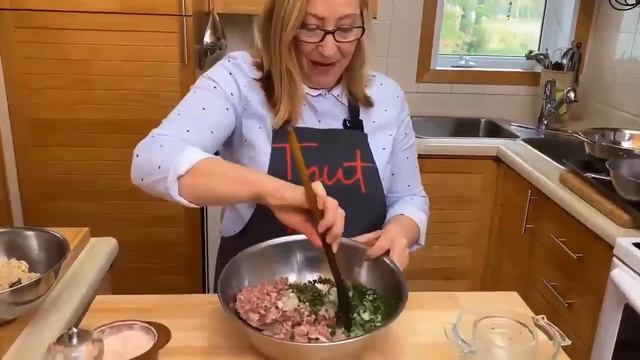 Delicious Italian twist on classic Cabbage Rolls recipe смотреть онлайн