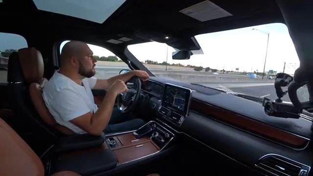 Григорий делает полный тест драйв Lincoln Navigator 2020 смотреть онлайн