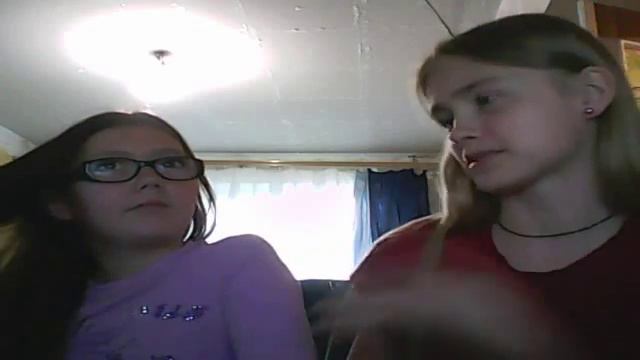 Что делать с подружкой на ночёвке)))*** смотреть онлайн