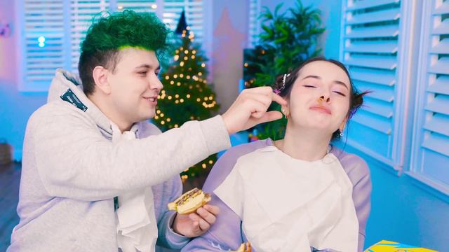 [Милс Кел] Пробую БУРГЕРЫ Мистера Биста 🍔 MrBeast Burger (1080p) смотреть онлайн