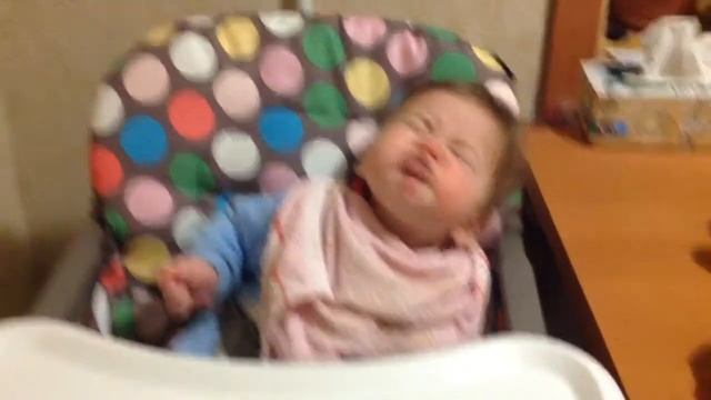 Агуша ест кашу 7 месяц смотреть онлайн