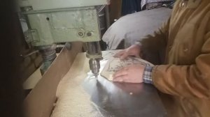 Сверлильный  станок 2М112   -  выполнение фрезерных работ по деревообработке концевыми фрезами.