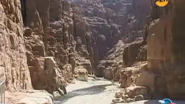 Петра Самый странный город Скальные дворцы Великие творения Цвет крови Столица пустынь Река Моисея смотреть онлайн