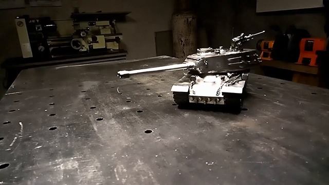 Собрал двуствольный танк СТ-2 из металла смотреть онлайн