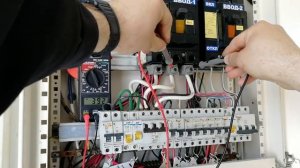 Линейное и фазное напряжение.