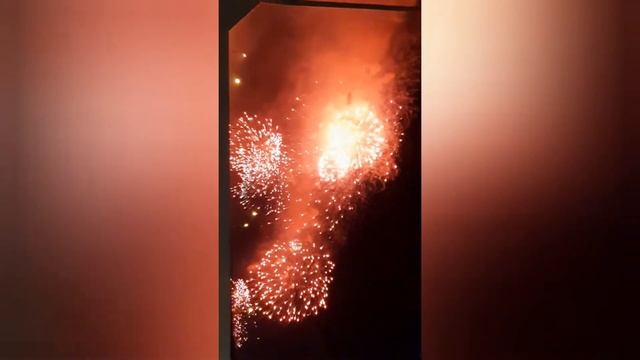 Всех с праздником!Лужники,салют,мы отдыхаем! смотреть онлайн