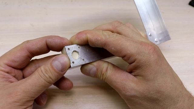 DIY. Станок для резки поролона и пенопласта. Foam rubber and polystyrene cutting table. смотреть онлайн