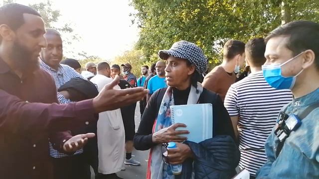 Speakers Corner - YOUR PROPHET (PBUH) NEVER SAID ANYTHING GOOD FOR WOMEN! Mansur VS Christian Lady