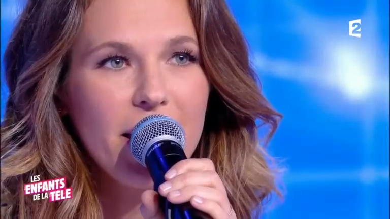 Lorie - La vie est belle (Live 'Les enfants de la télé' 17.12.17) смотреть онлайн