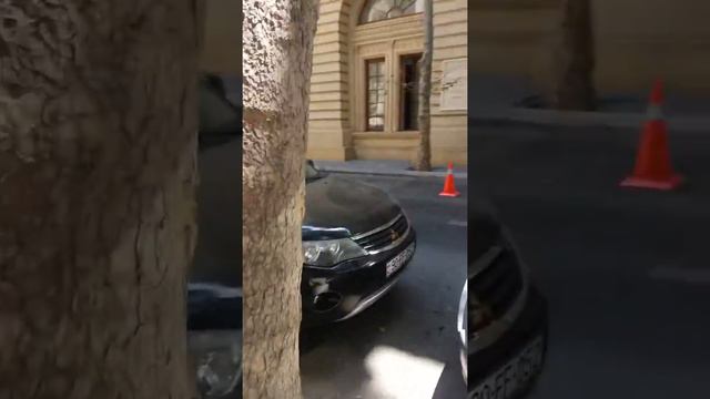 Баку. Пешком. Смотрим машины смотреть онлайн