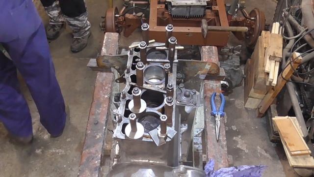 TRAKTOR DOMÁCÍ VÝROBY - ŠKODA TUDOR ( dáme nový píst ) смотреть онлайн