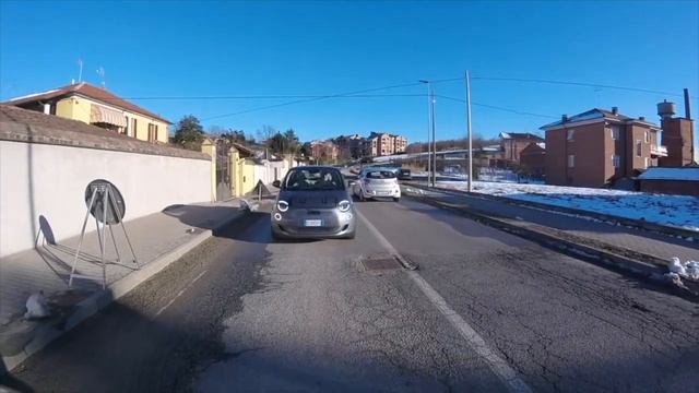 Come va la Fiat 500 elettrica La Prima: ecco com'è l'elettrica dentro (2 di 3) смотреть онлайн