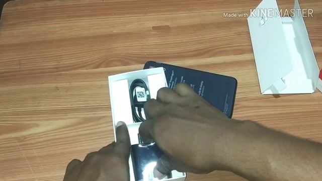 Xiaomi Redmi Go Unboxing смотреть онлайн