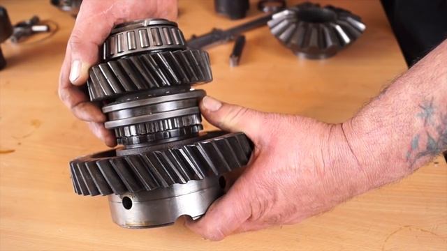 LT230 T Centre Differential Overhaul PART 2 - Checking components - 110 Project Rebuild смотреть онлайн