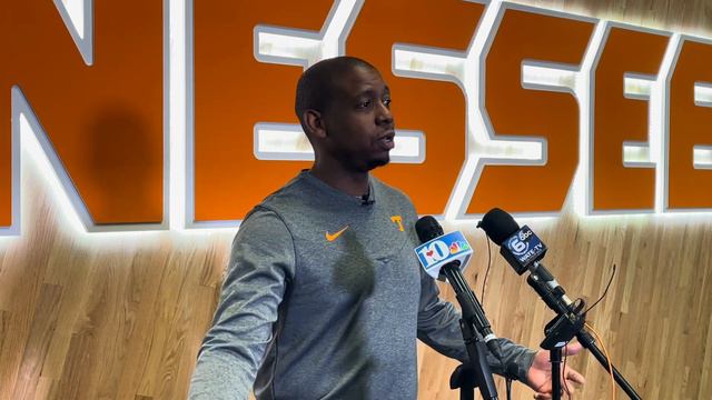 Tennessee associate head coach Justin Gainey talks after SEC season awards are announced смотреть онлайн
