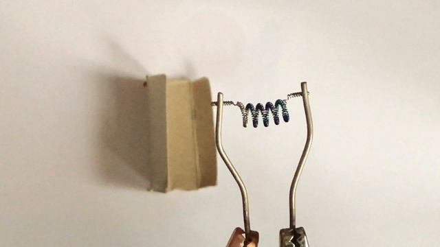 Что будет с вольфрамовой нитью на открытом воздухе подключив 3.7V или 7.4V ? смотреть онлайн