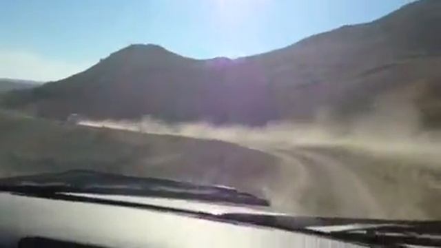 Красивый спуск с плато Усть-Юрт смотреть онлайн
