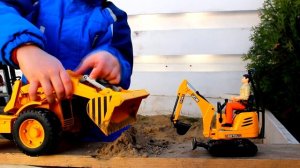 Экскаватор Bruder JCB 8010 CTS и другие машинки БРУДЕР | Toys 2 Boys