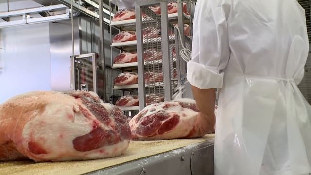 Jamón de Parma Vs. Jamón serrano | ¿Cómo lo hacen?